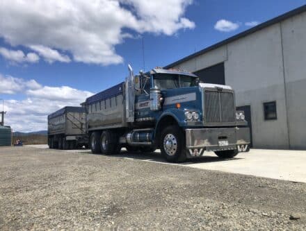 72930456772  2BDD2553 B8CC 415B 9910 3D45A1B1C960 002 440x333 - 2013 Western Star 4964 4964FX